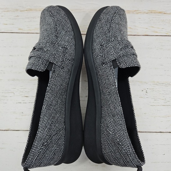Clarks Cloudsteppers Sillian 2.0 Hope Loafers Womens 8W Black Gray Slip On Shoes - Picture 7 of 10